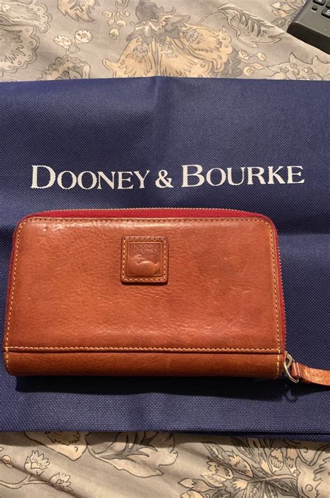 used dooney and bourke wallets.